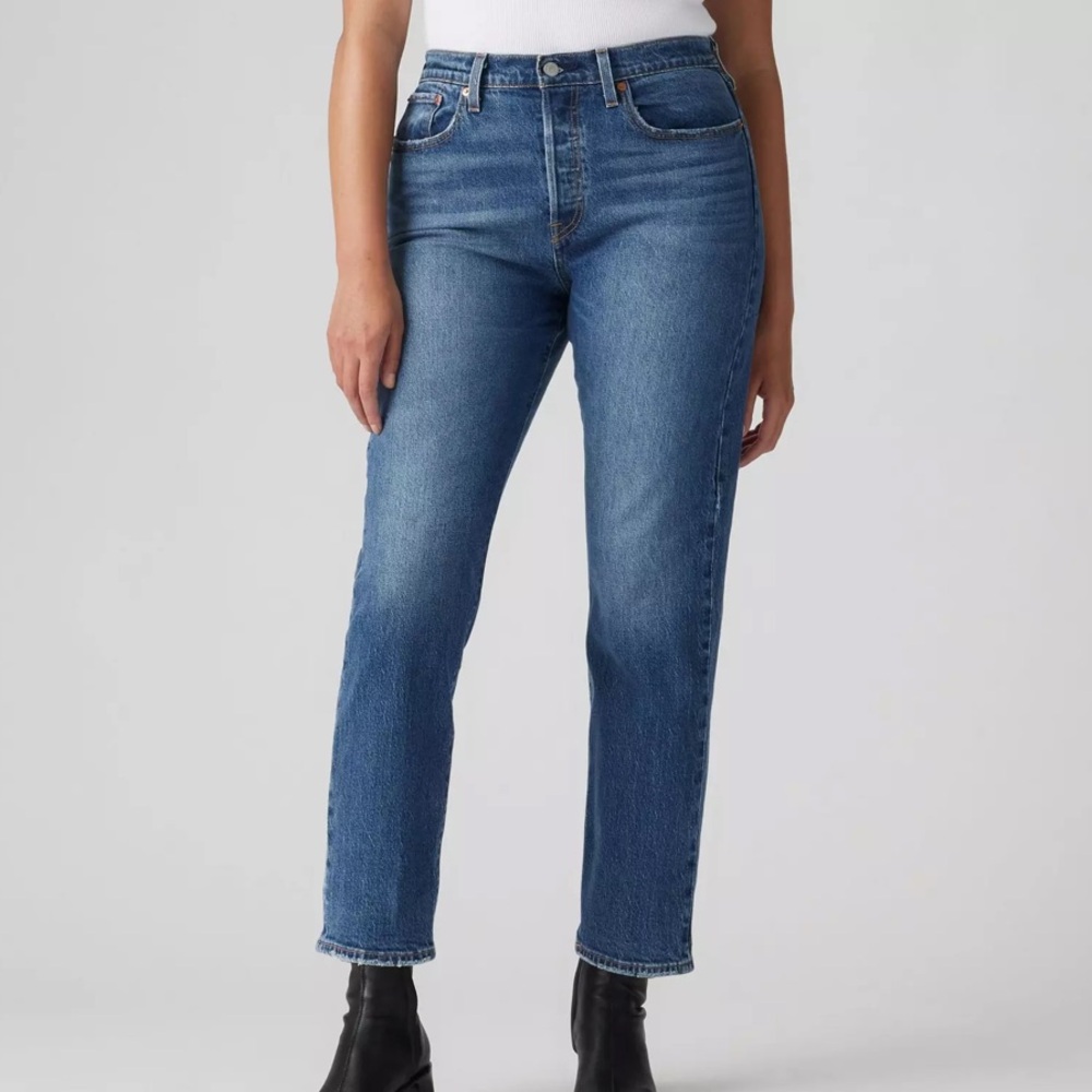 Levi’s Womens Wedgie Straight Jeans Raw Hem Size 27